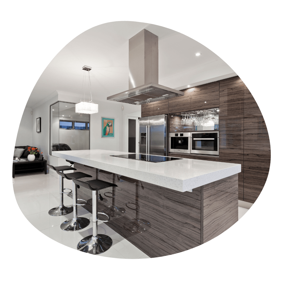 Cocina grande con extractor